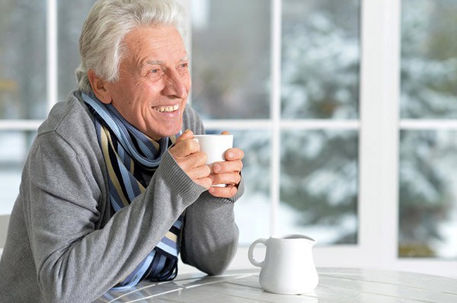 Cách phòng bệnh hô hấp lúc giao mùa ở người cao tuổi